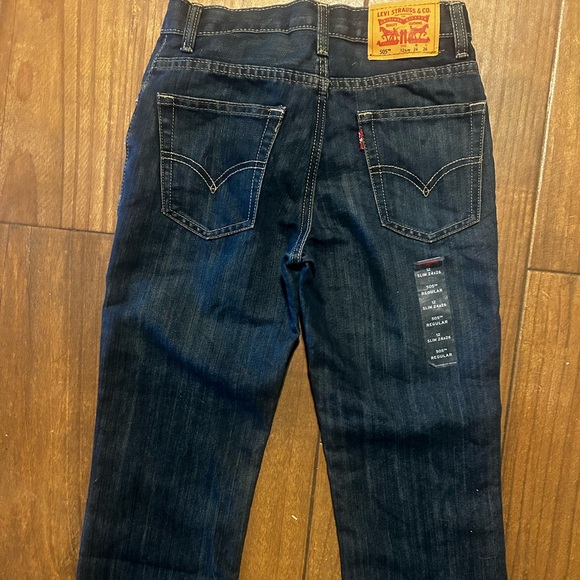 Levi's Classic Blue Jeans with Red Label - Picture 1 of 3